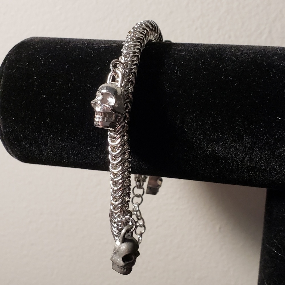 Chain mail skull bracelet - Picture 2 of 3